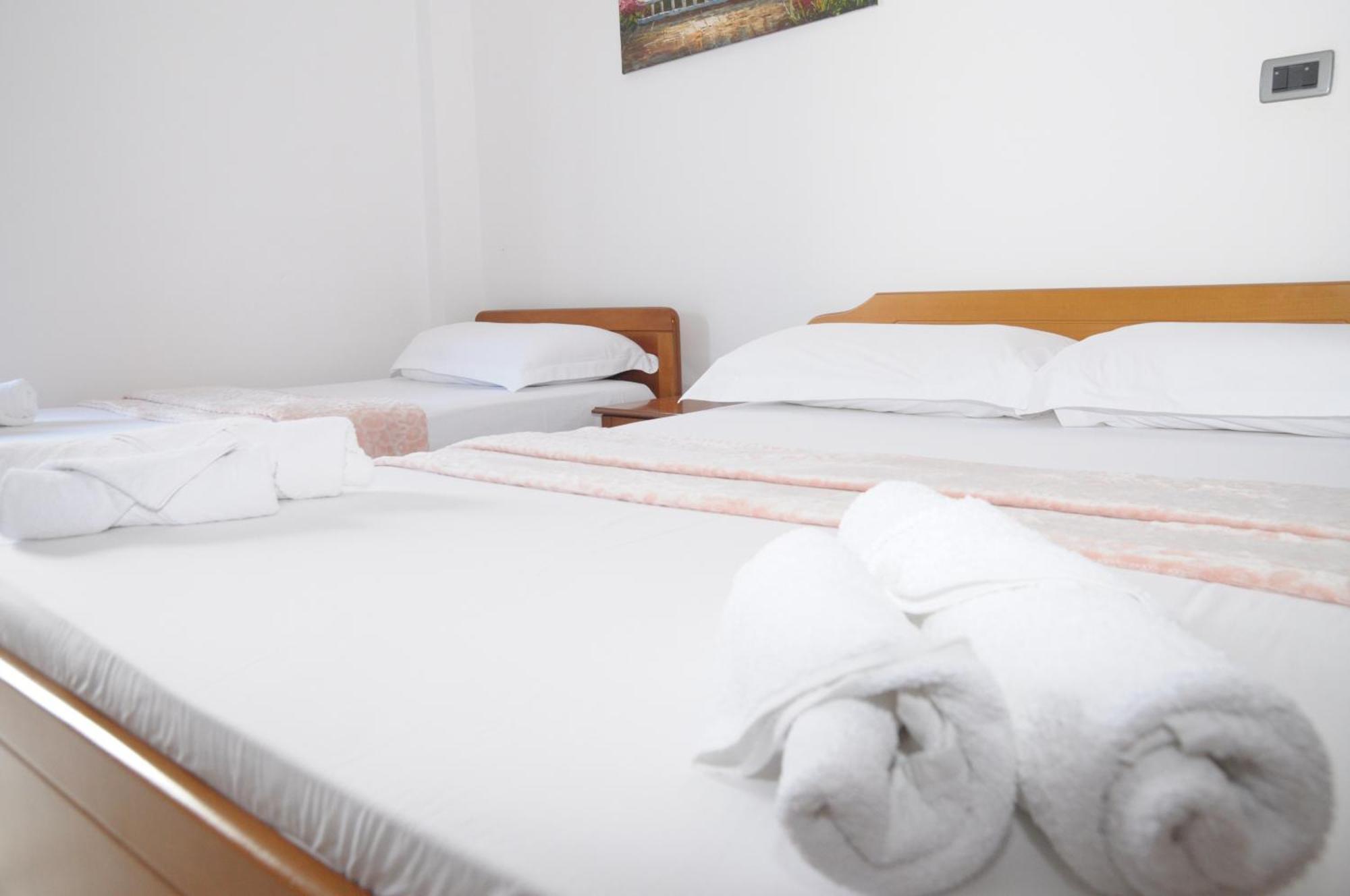 Hola Rooms Ксамил Экстерьер фото