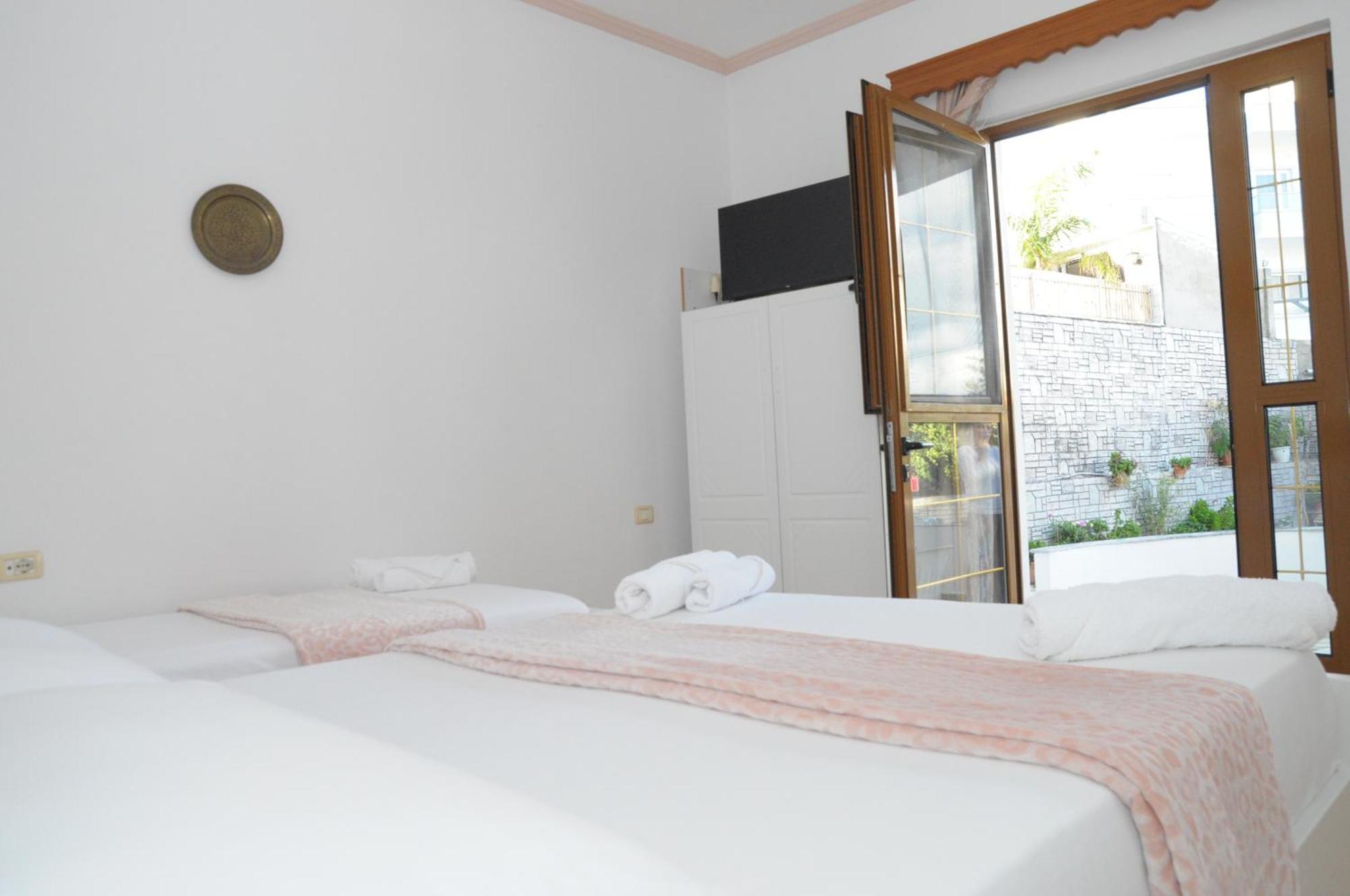 Hola Rooms Ксамил Экстерьер фото