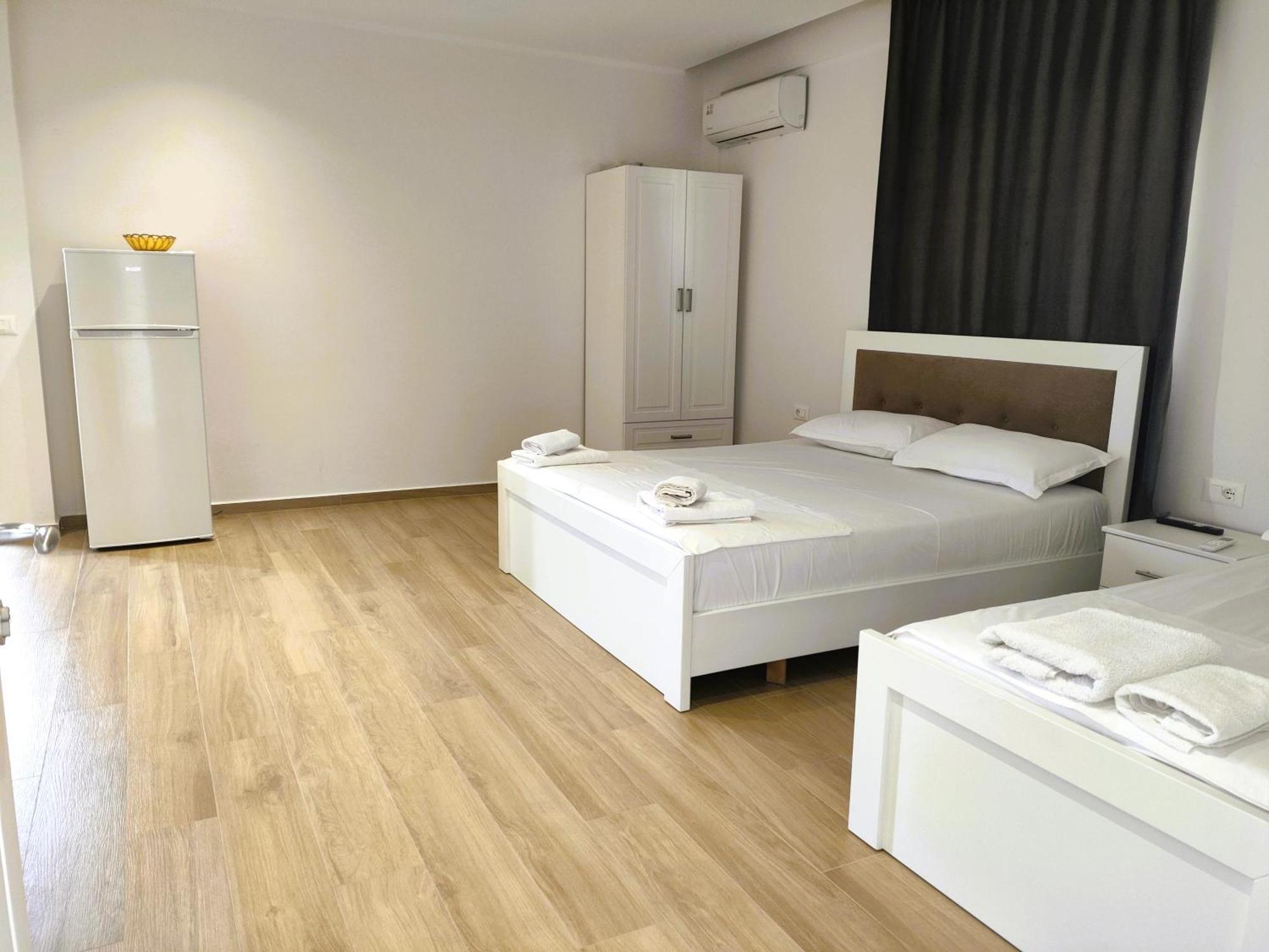Hola Rooms Ксамил Экстерьер фото